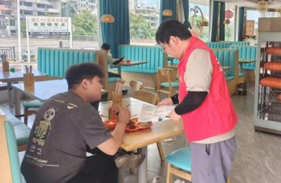 金华平安产险全面开展防范非法金融活动宣传月主题活动